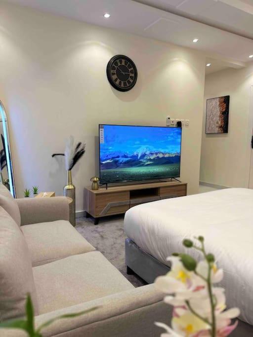 Pangsapuri Skyline Studio, Hittin, Self-checkin أستوديو فاخر Riyadh