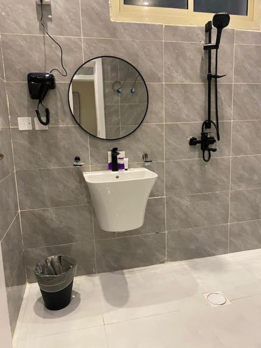 Skyline Studio, Hittin, Self-checkin أستوديو فاخر Pangsapuri Riyadh