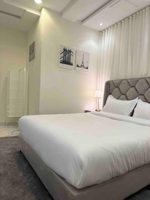 Pangsapuri Skyline Studio, Hittin, Self-checkin أستوديو فاخر Riyadh